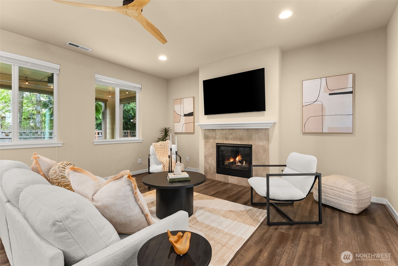 8896 Silverspot Drive SE, Tumwater, WA 98501