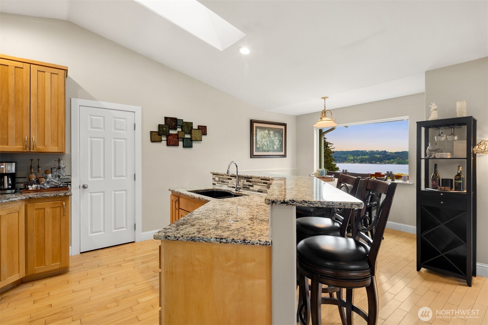 1409 Commodore Place , Freeland, WA 98249-9694