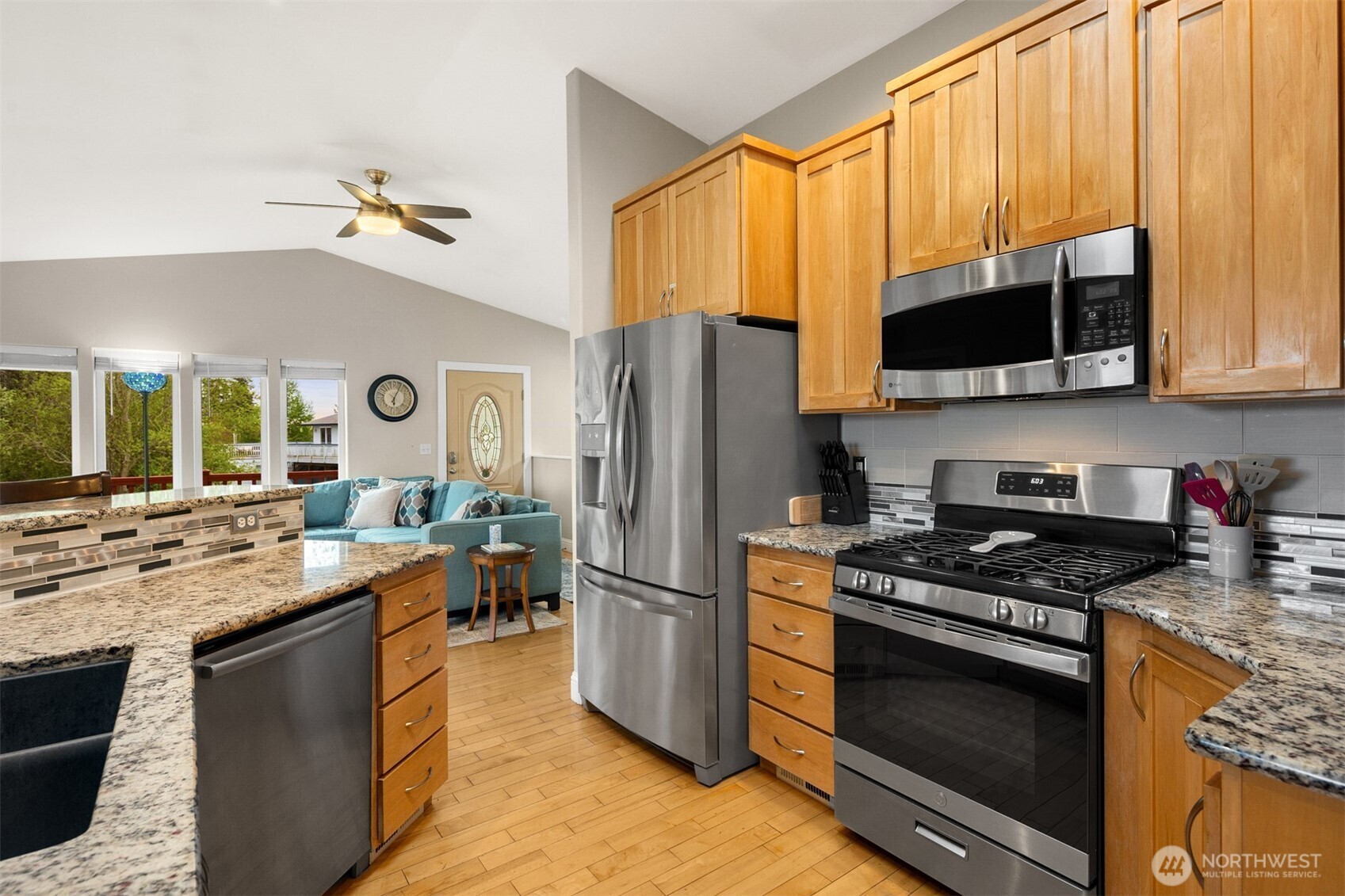 1409 Commodore Place , Freeland, WA 98249-9694