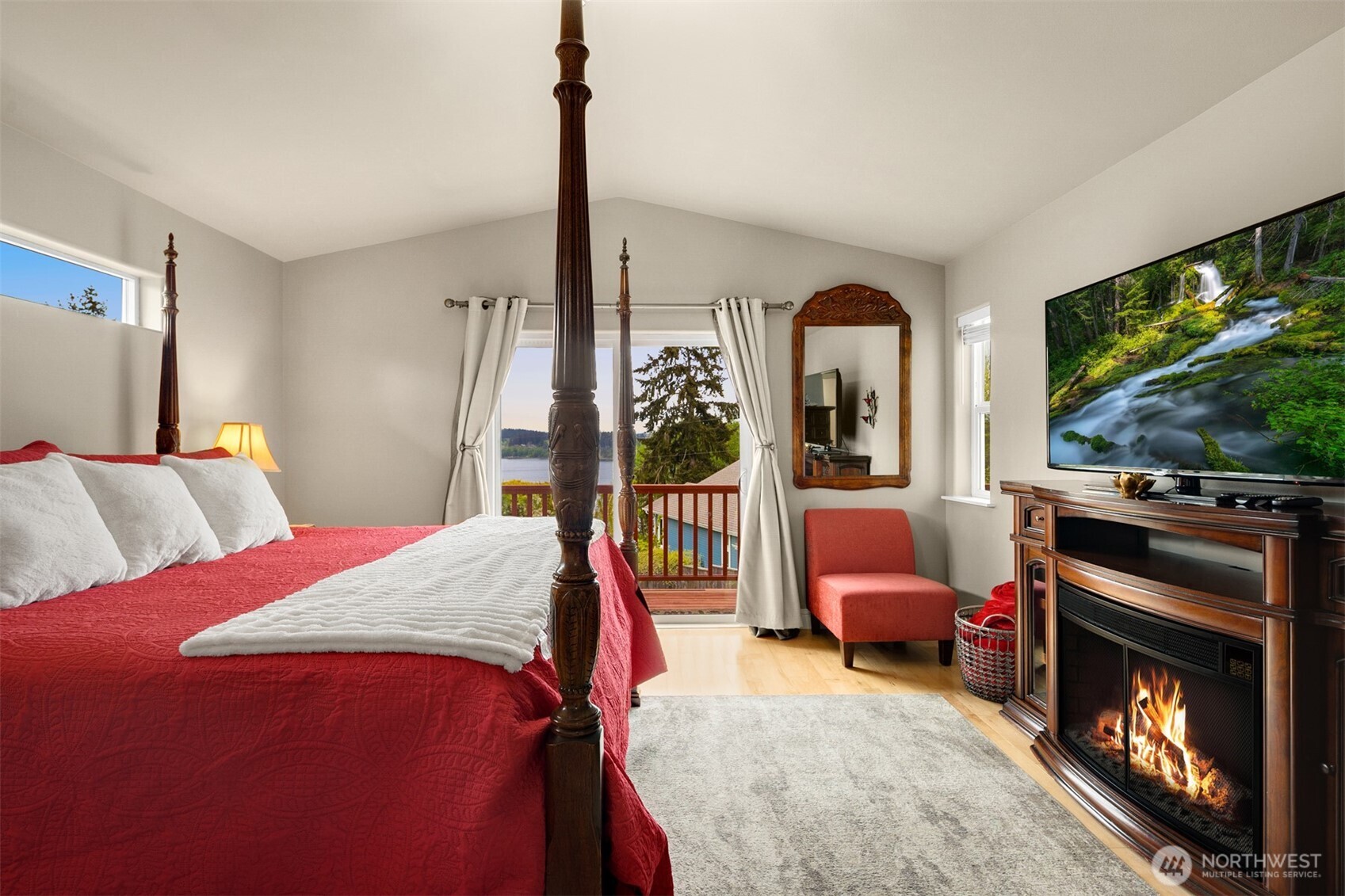 1409 Commodore Place , Freeland, WA 98249-9694
