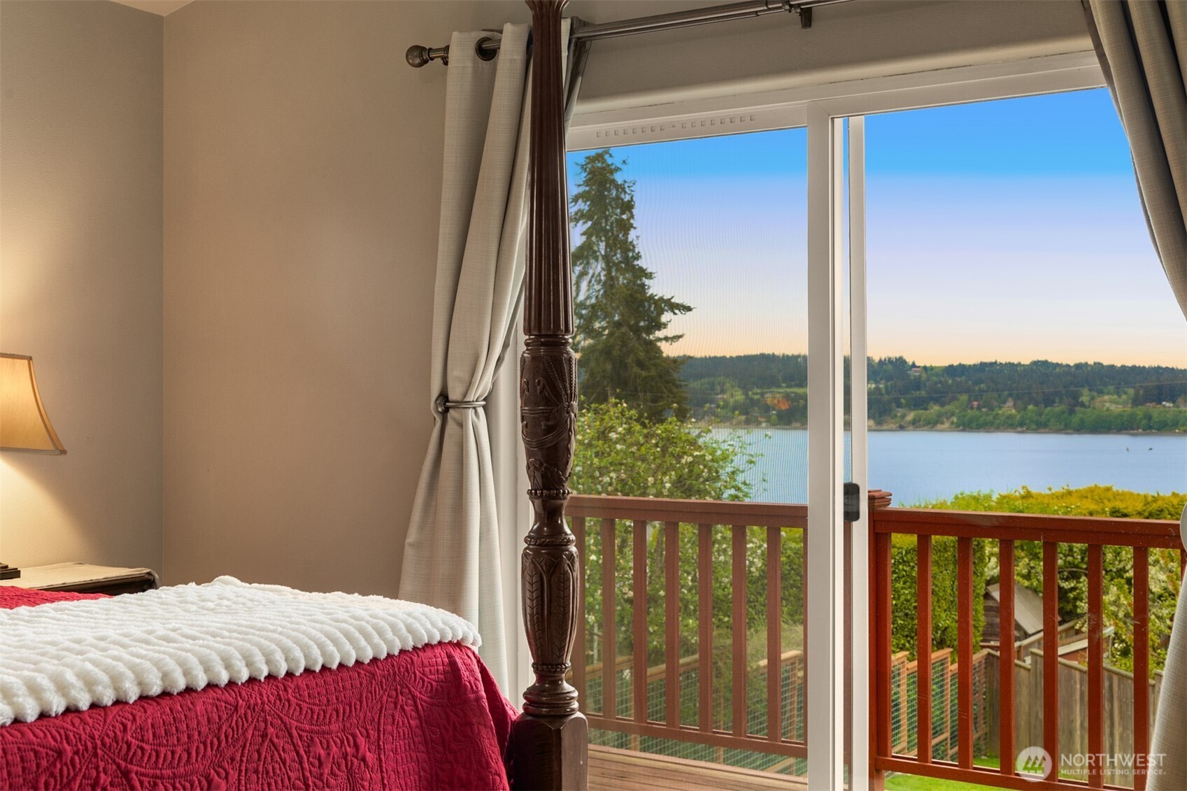 1409 Commodore Place , Freeland, WA 98249-9694