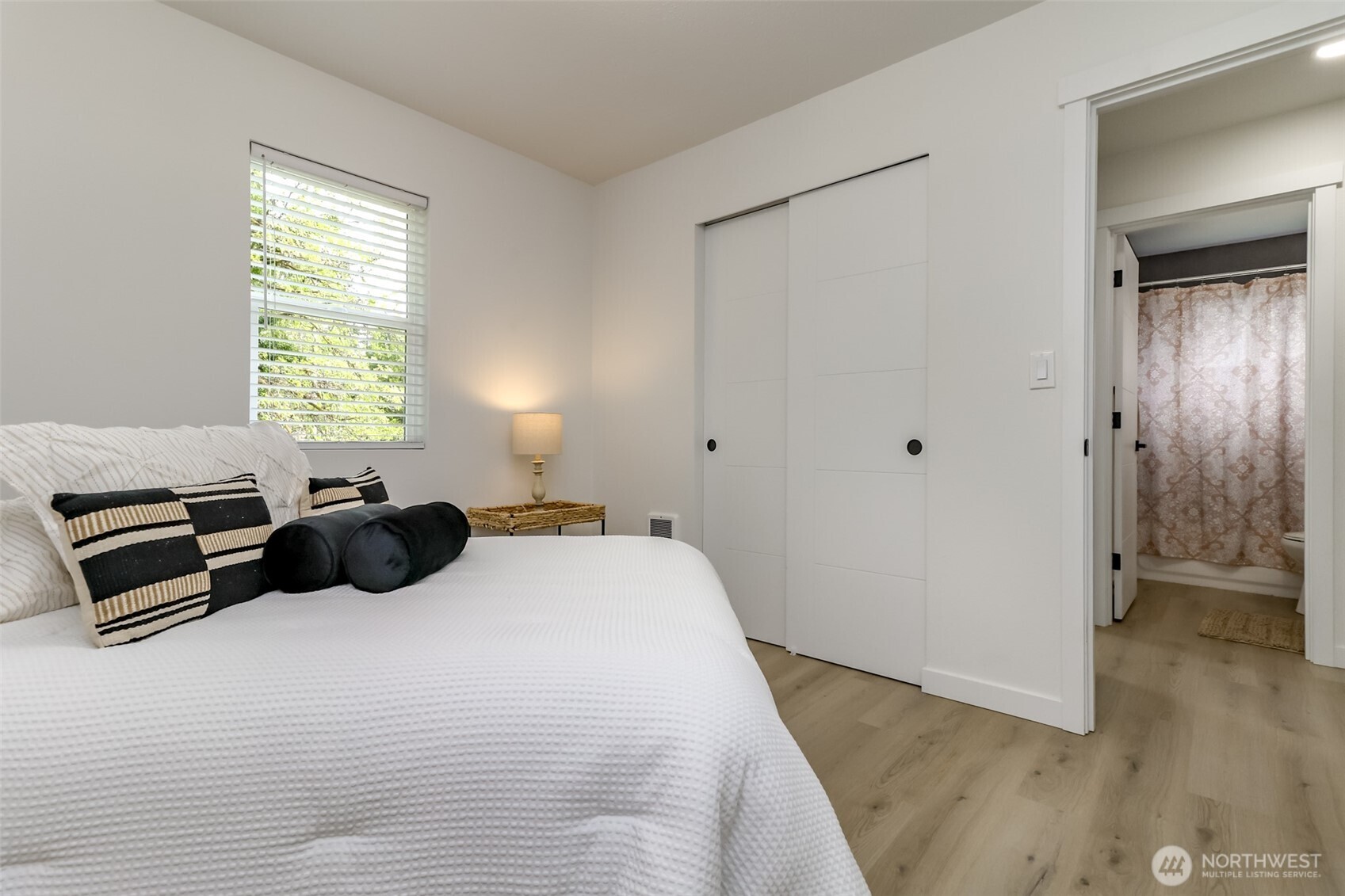 1408 Price Rd , Bremerton, WA 98312