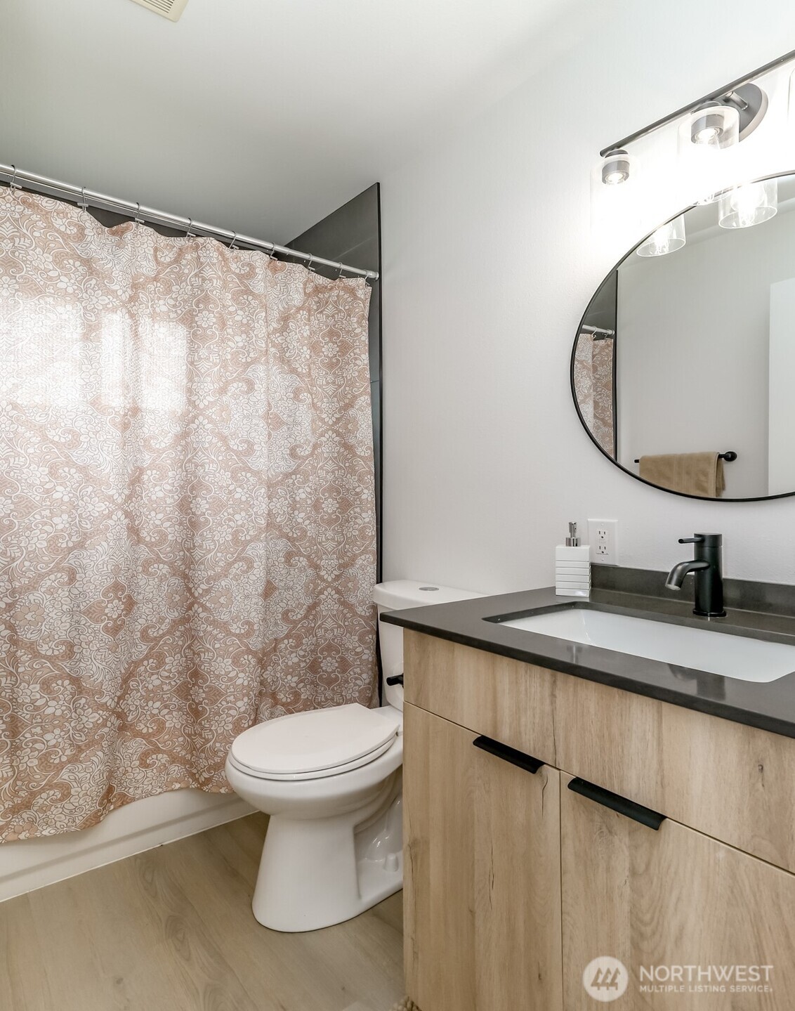 1408 Price Rd , Bremerton, WA 98312