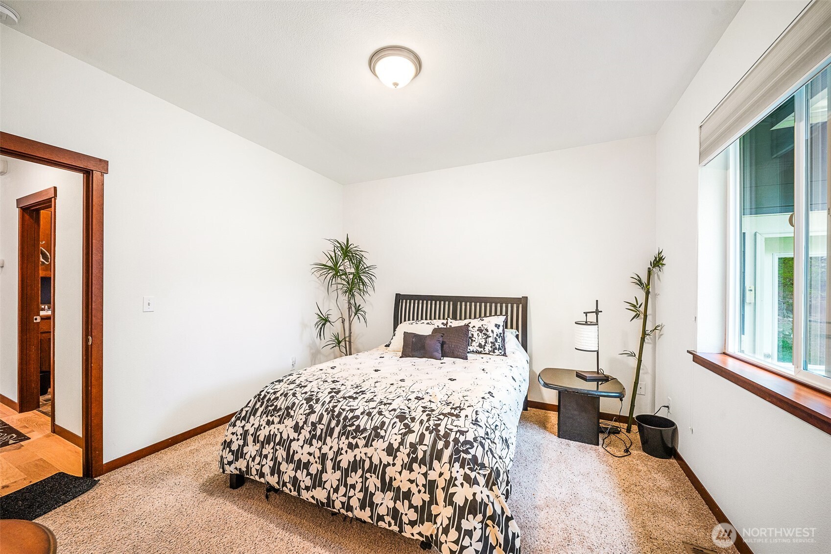 11940 Windtree Lane SE, Rainier, WA 98576