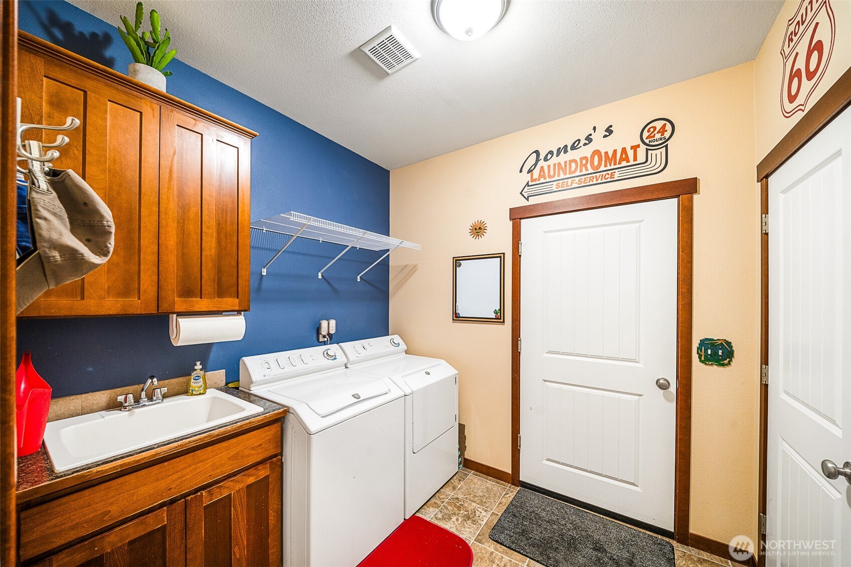 11940 Windtree Lane SE, Rainier, WA 98576