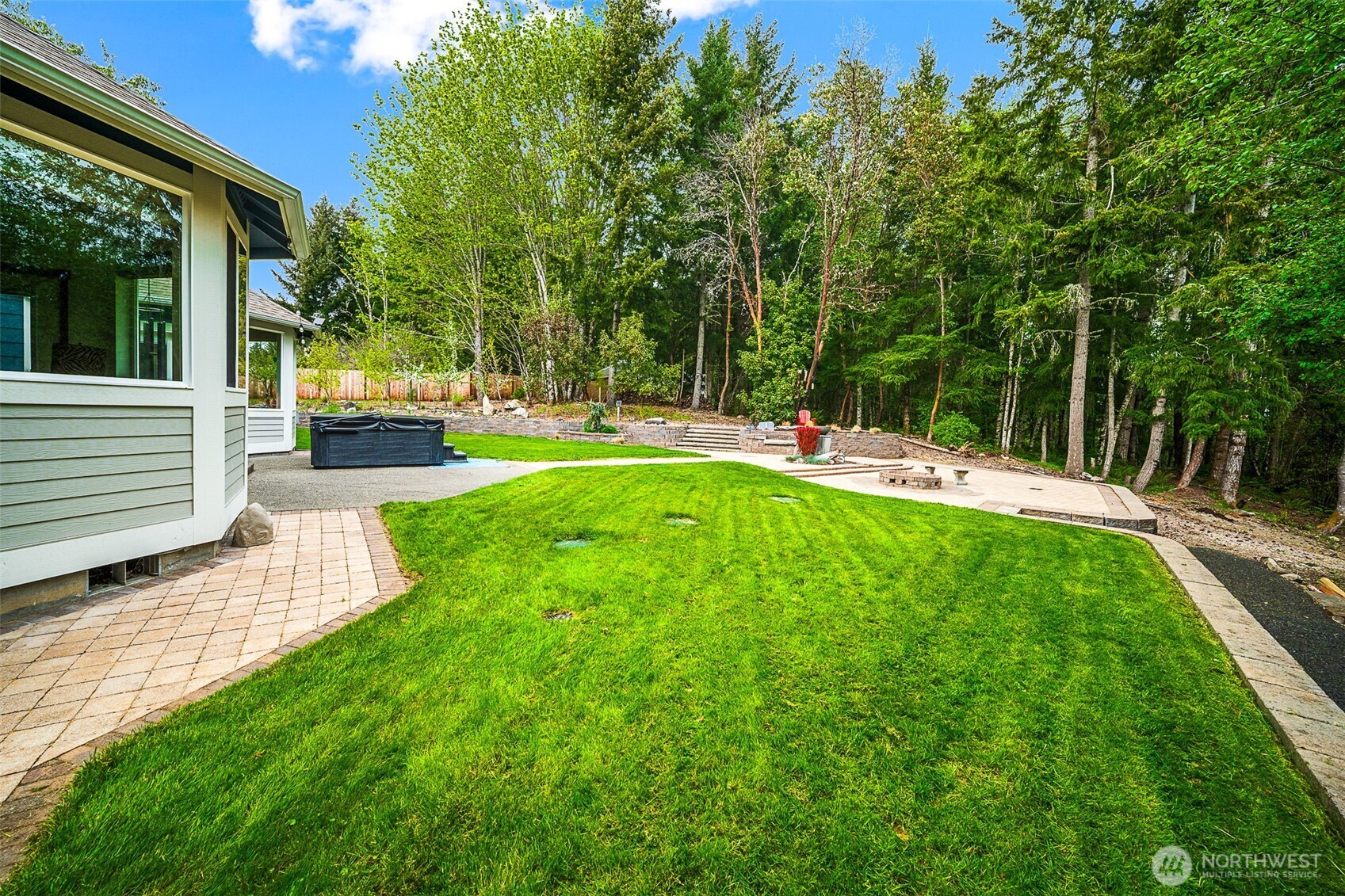 11940 Windtree Lane SE, Rainier, WA 98576