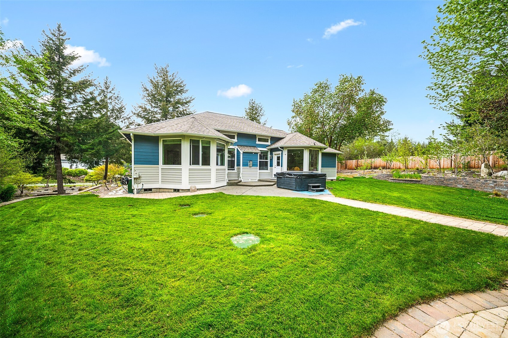 11940 Windtree Lane SE, Rainier, WA 98576