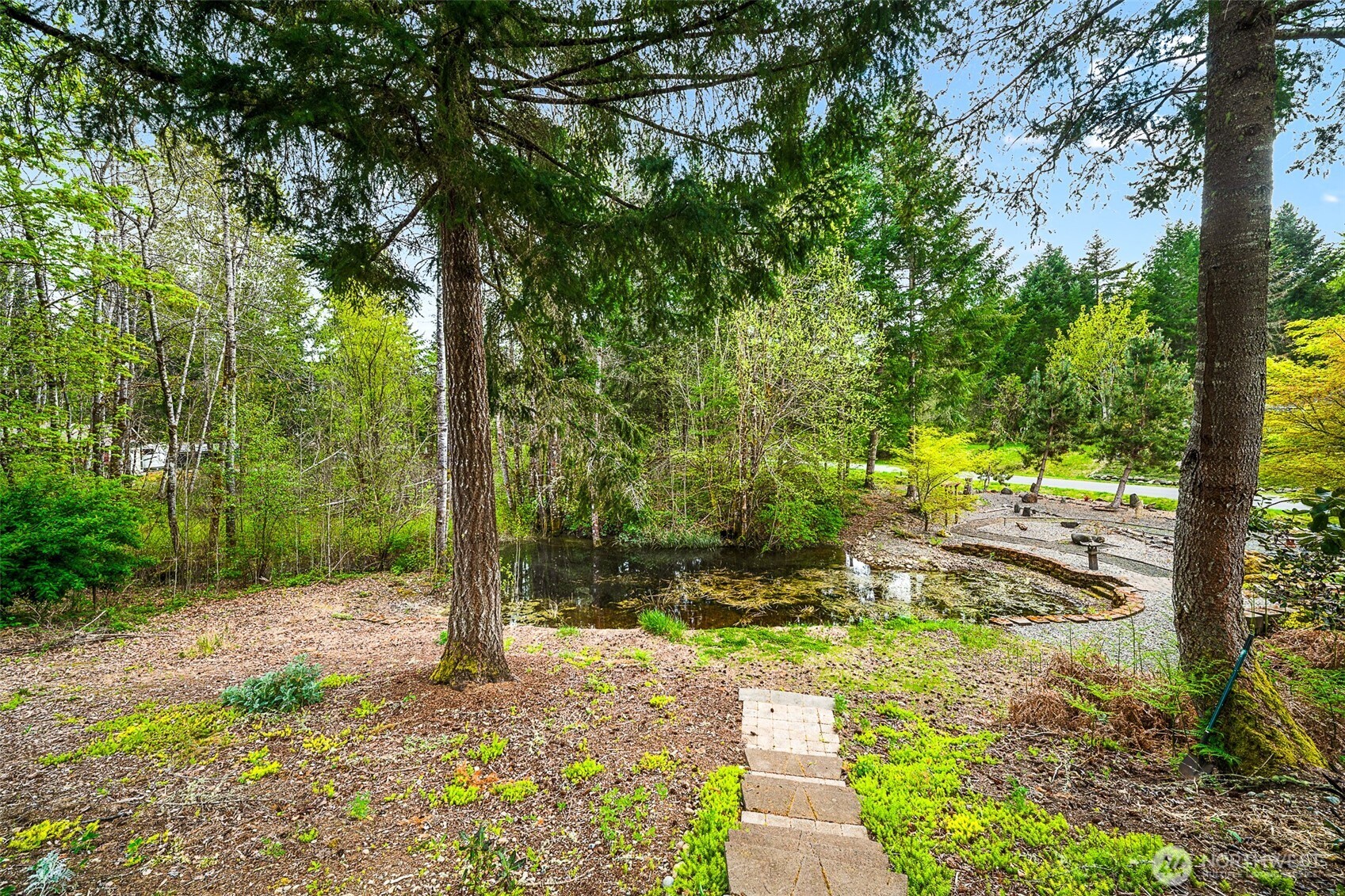 11940 Windtree Lane SE, Rainier, WA 98576