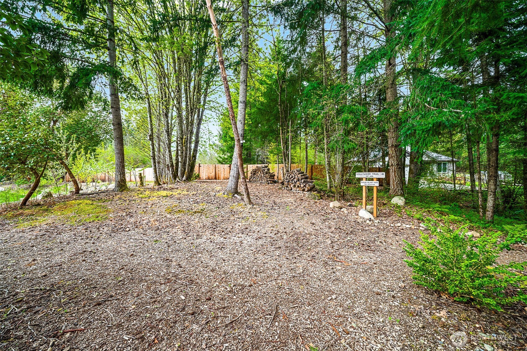 11940 Windtree Lane SE, Rainier, WA 98576