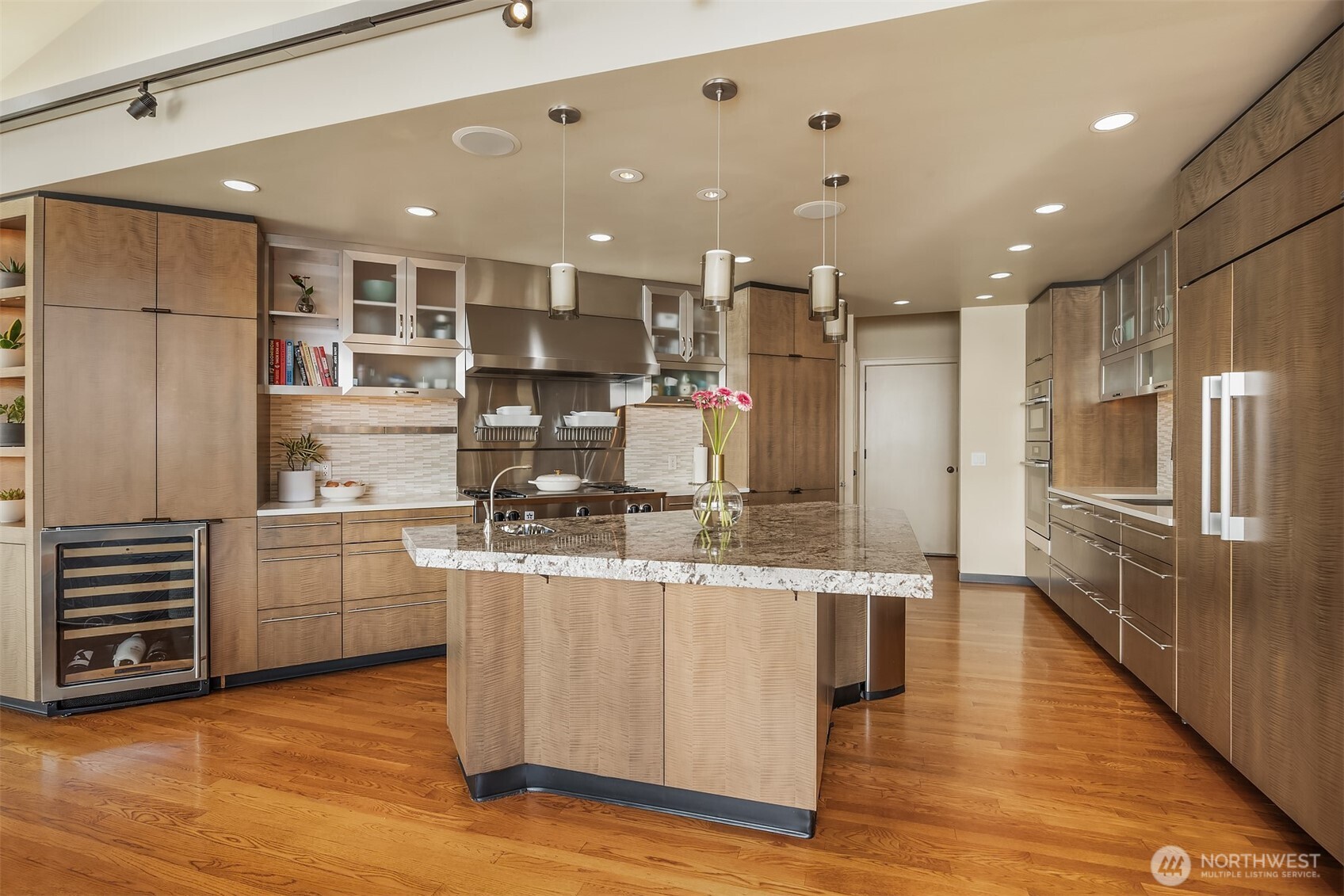 7703 W Mercer Way , Mercer Island, WA 98040