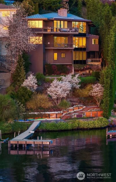 7703 W Mercer Way , Mercer Island, WA 98040 - Photo 2