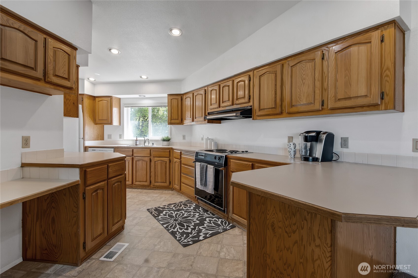 17710 Albany Street SW , Rochester, WA 98579