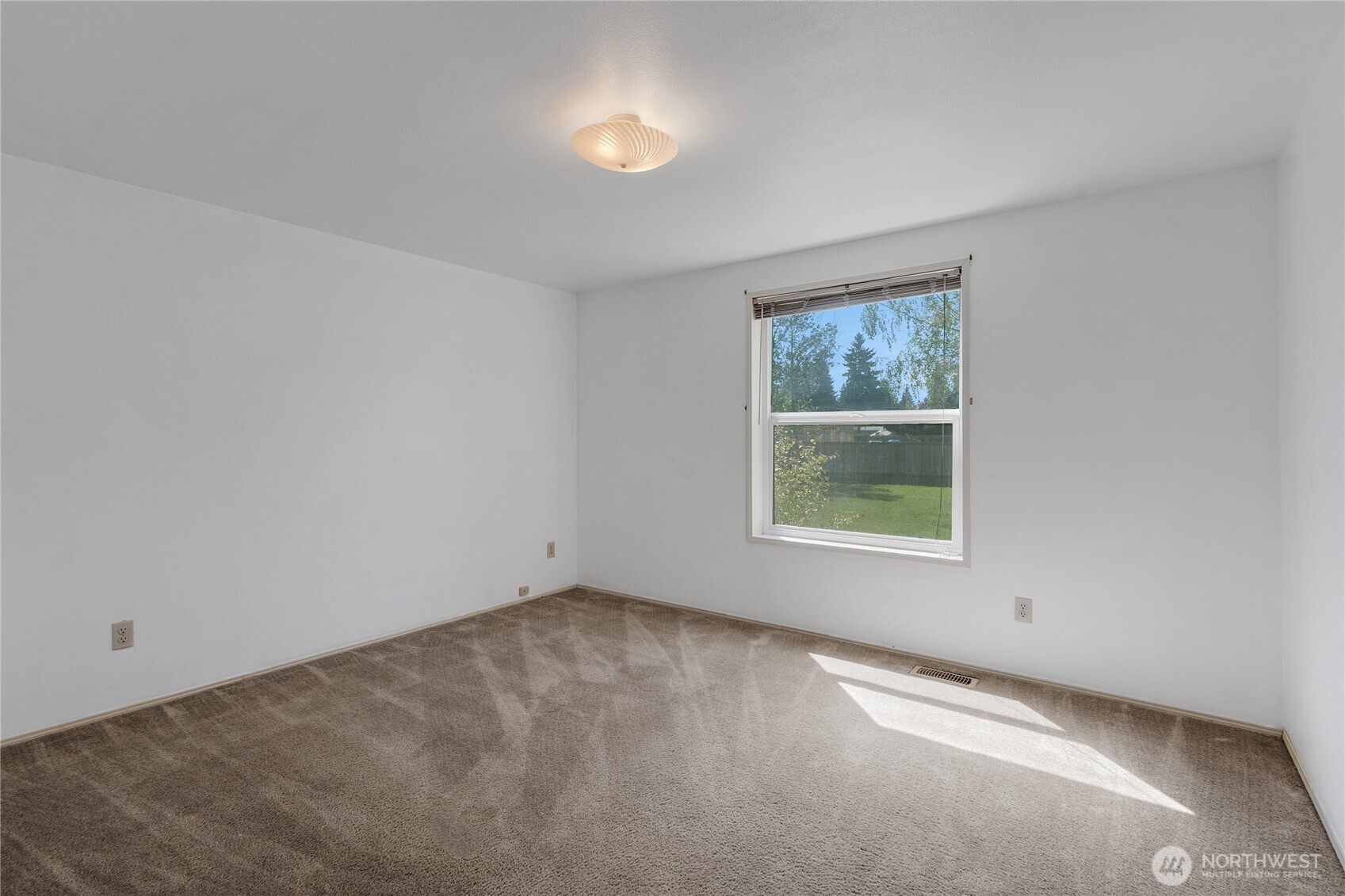 17710 Albany Street SW , Rochester, WA 98579