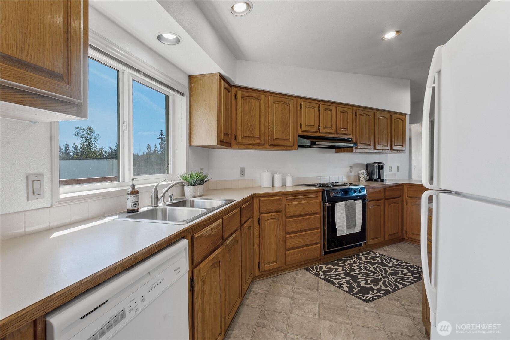 17710 Albany Street SW , Rochester, WA 98579