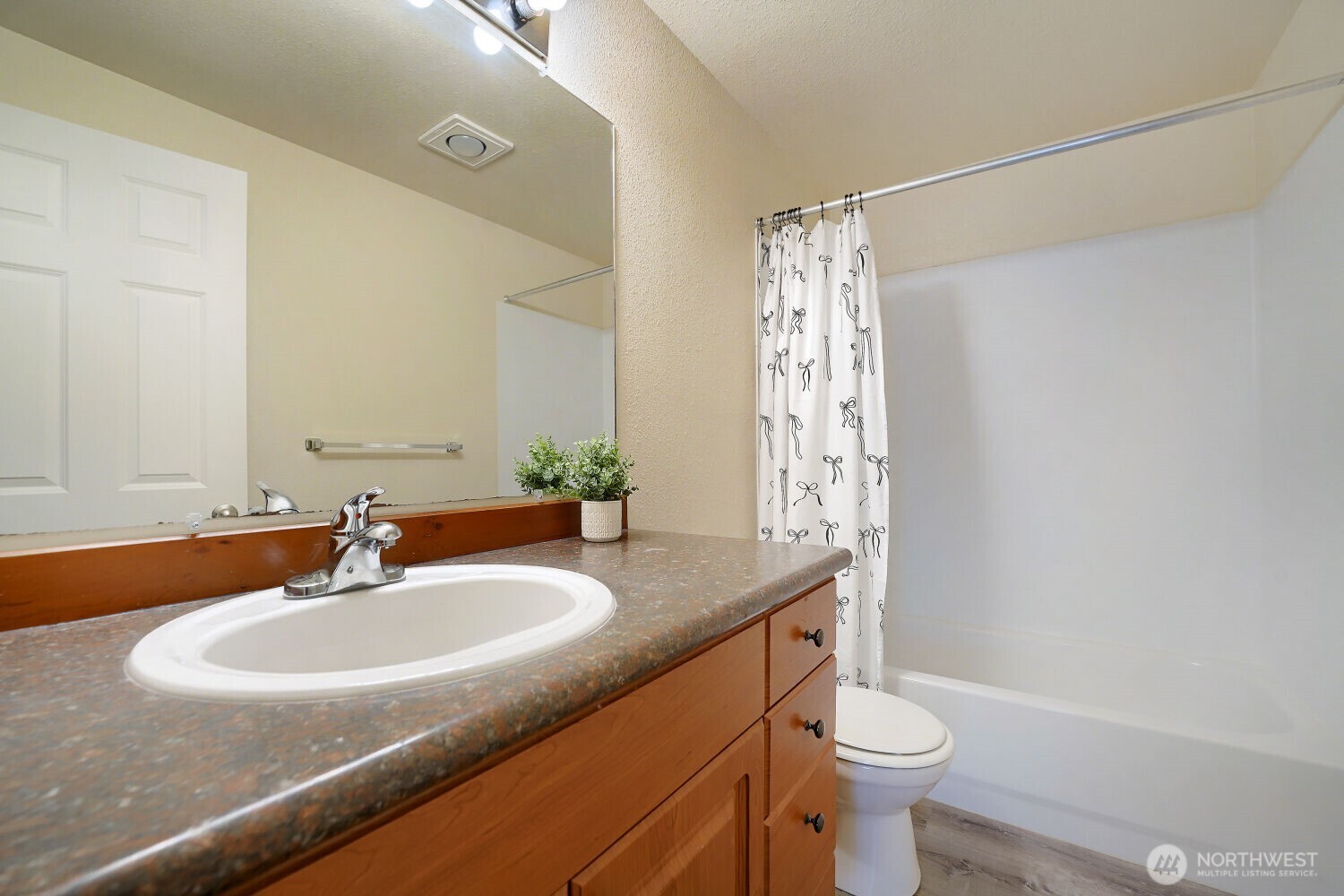 3811 130 Lane SE, Bellevue, WA 98006
