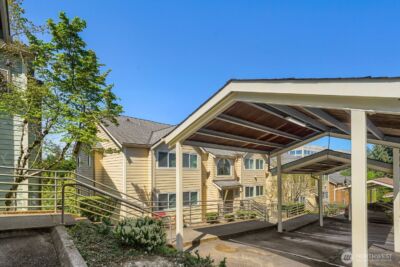 3811 130 Lane SE, Bellevue, WA 98006 - Photo 2