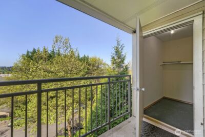 3811 130 Lane SE, Bellevue, WA 98006 - Photo 4