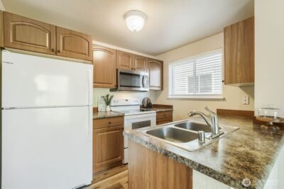 3811 130 Lane SE, Bellevue, WA 98006 - Photo 5