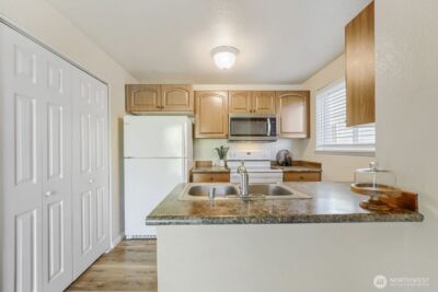 3811 130 Lane SE, Bellevue, WA 98006 - Photo 6