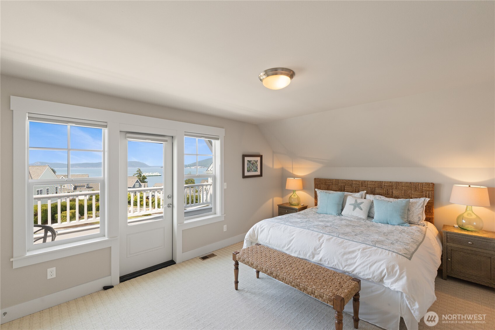 4417 Schooner Drive , Anacortes, WA 98221-4062
