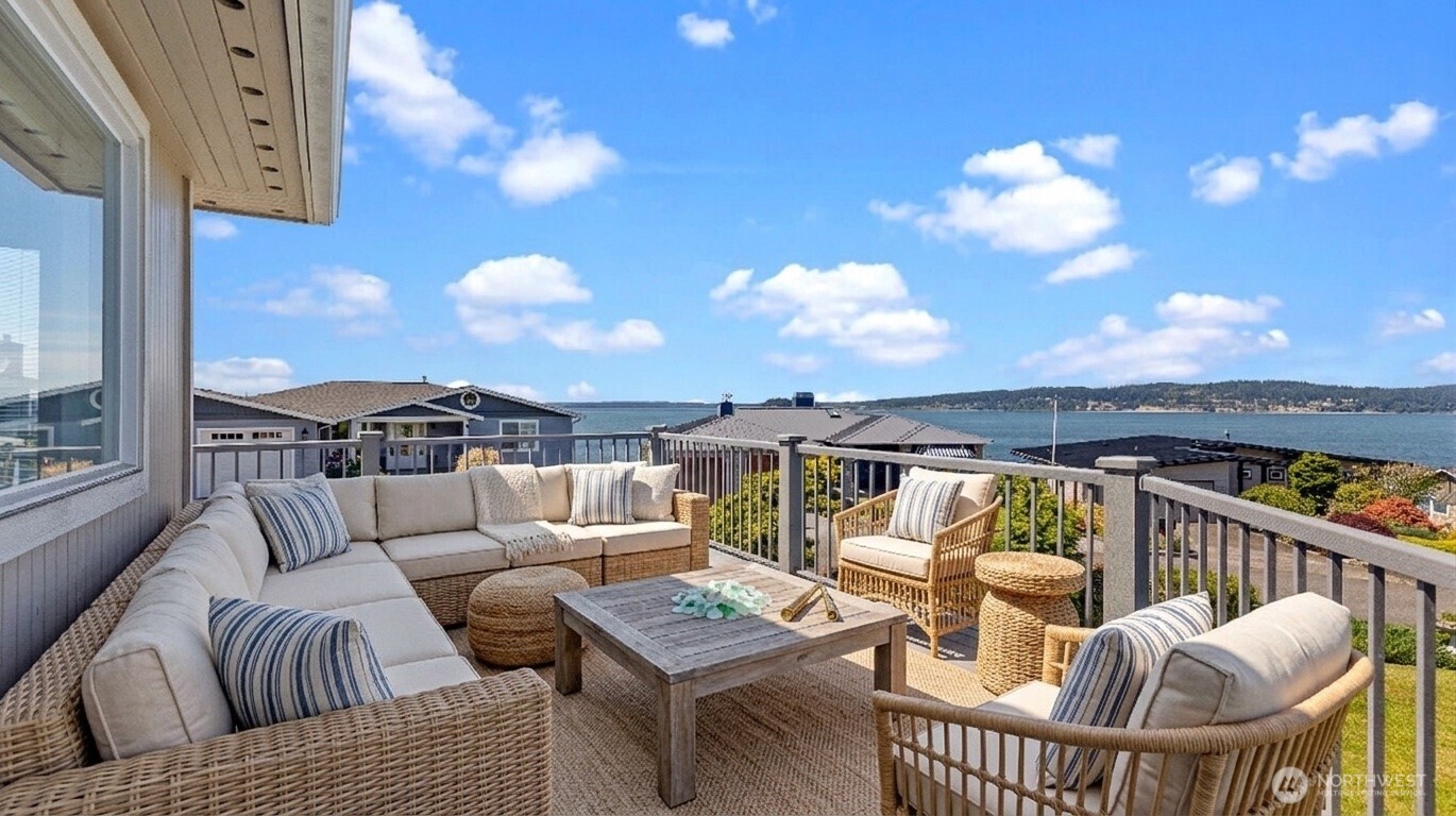 1042 Shorecrest Place , Camano Island, WA 98282