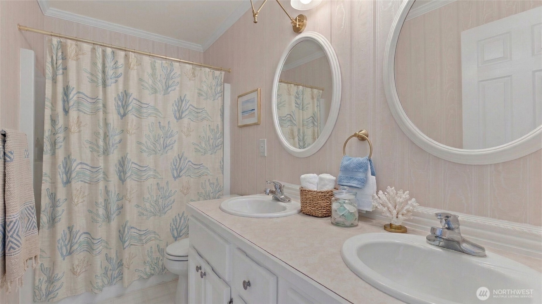 1042 Shorecrest Place , Camano Island, WA 98282