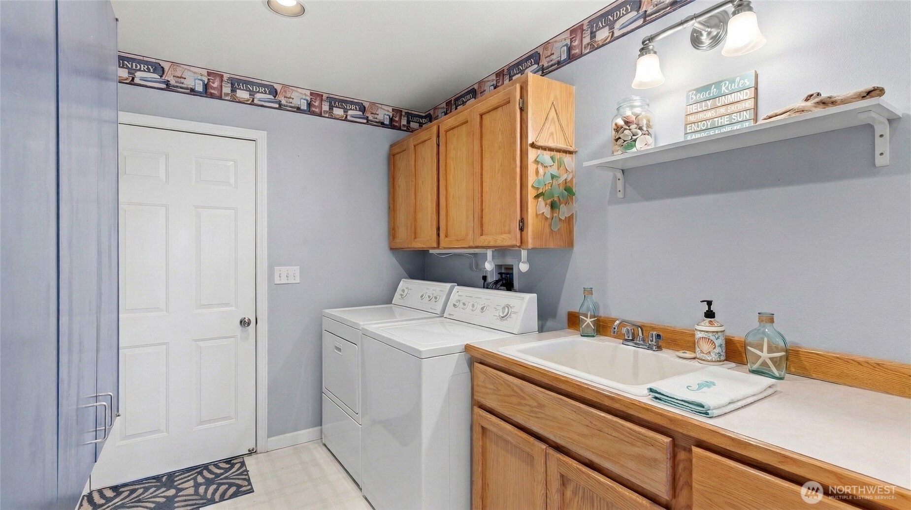 1042 Shorecrest Place , Camano Island, WA 98282