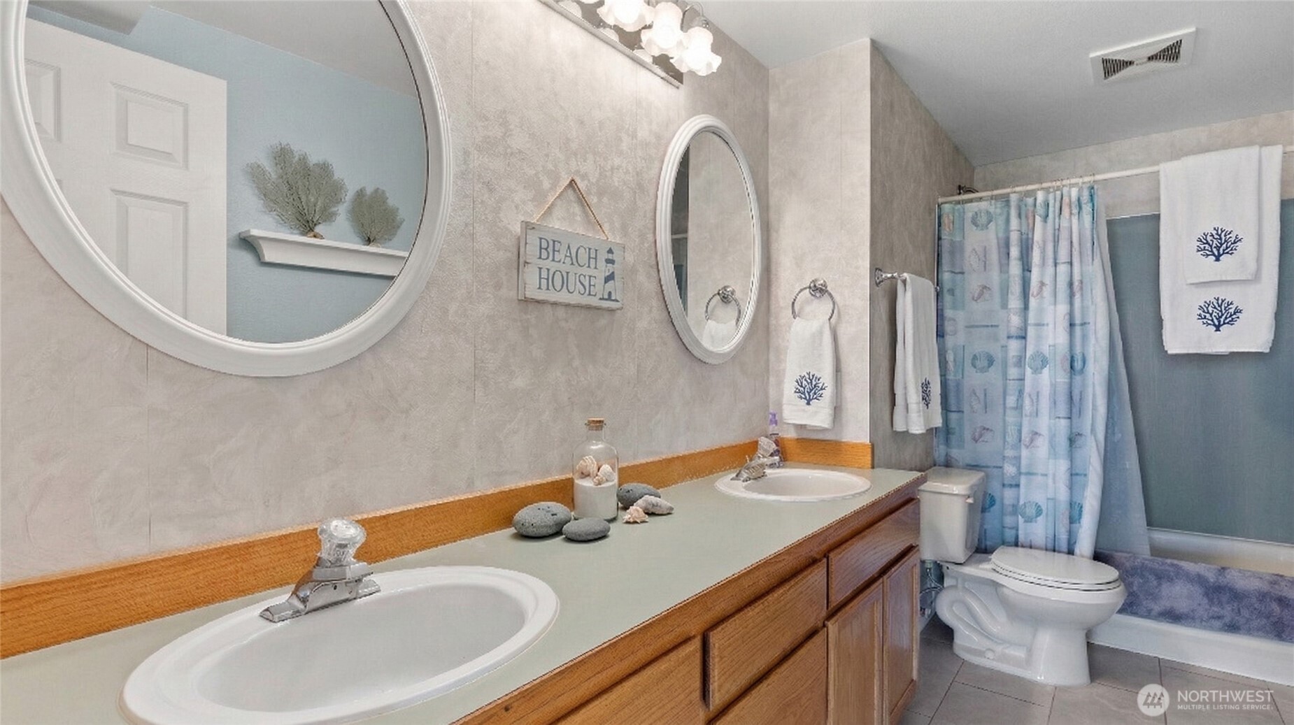 1042 Shorecrest Place , Camano Island, WA 98282
