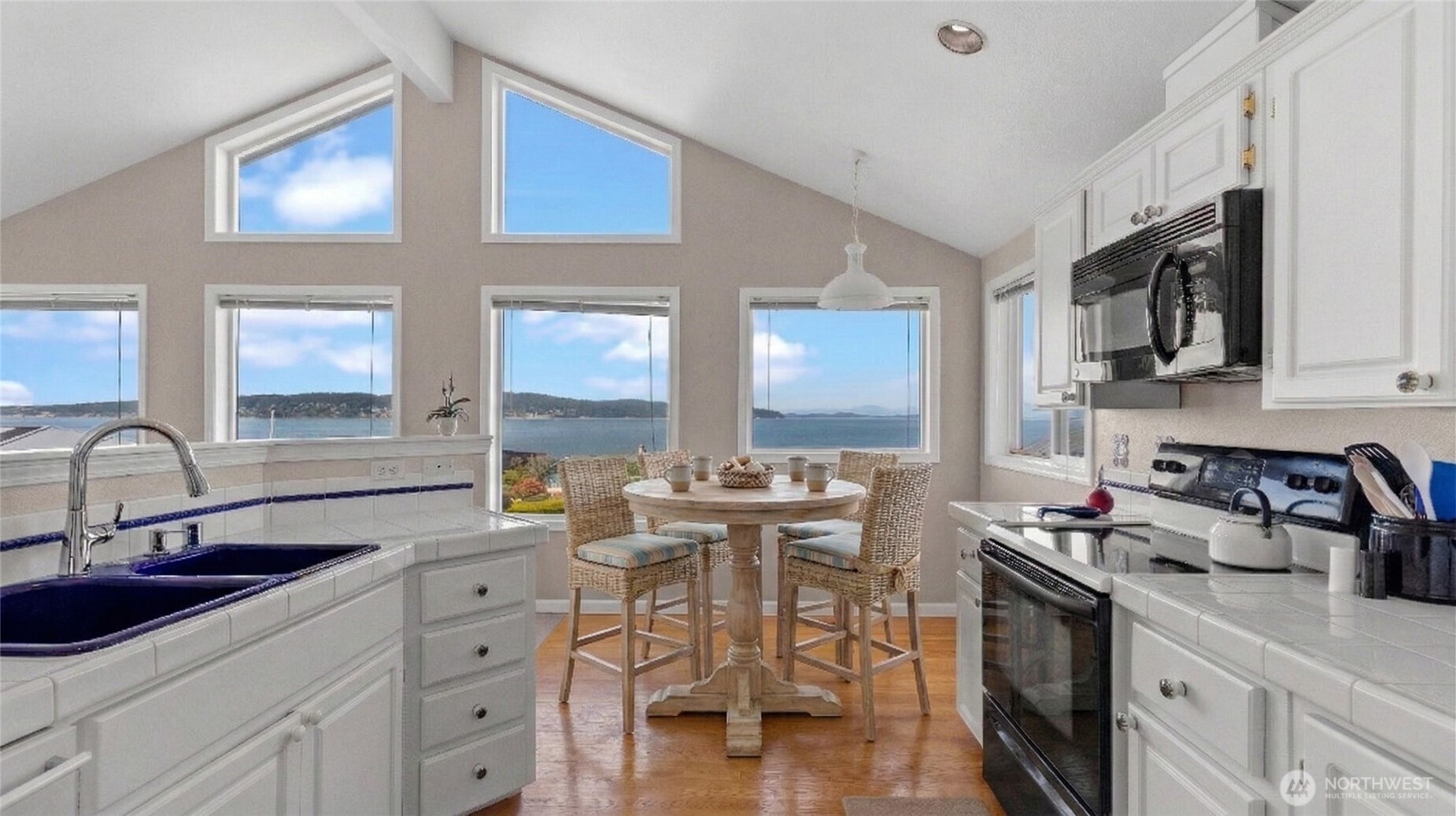 1042 Shorecrest Place , Camano Island, WA 98282