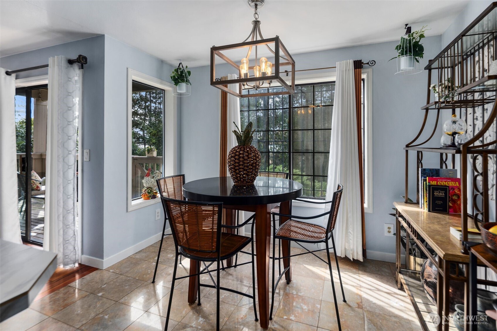 11419 99th Place NE #102, Kirkland, WA 98033