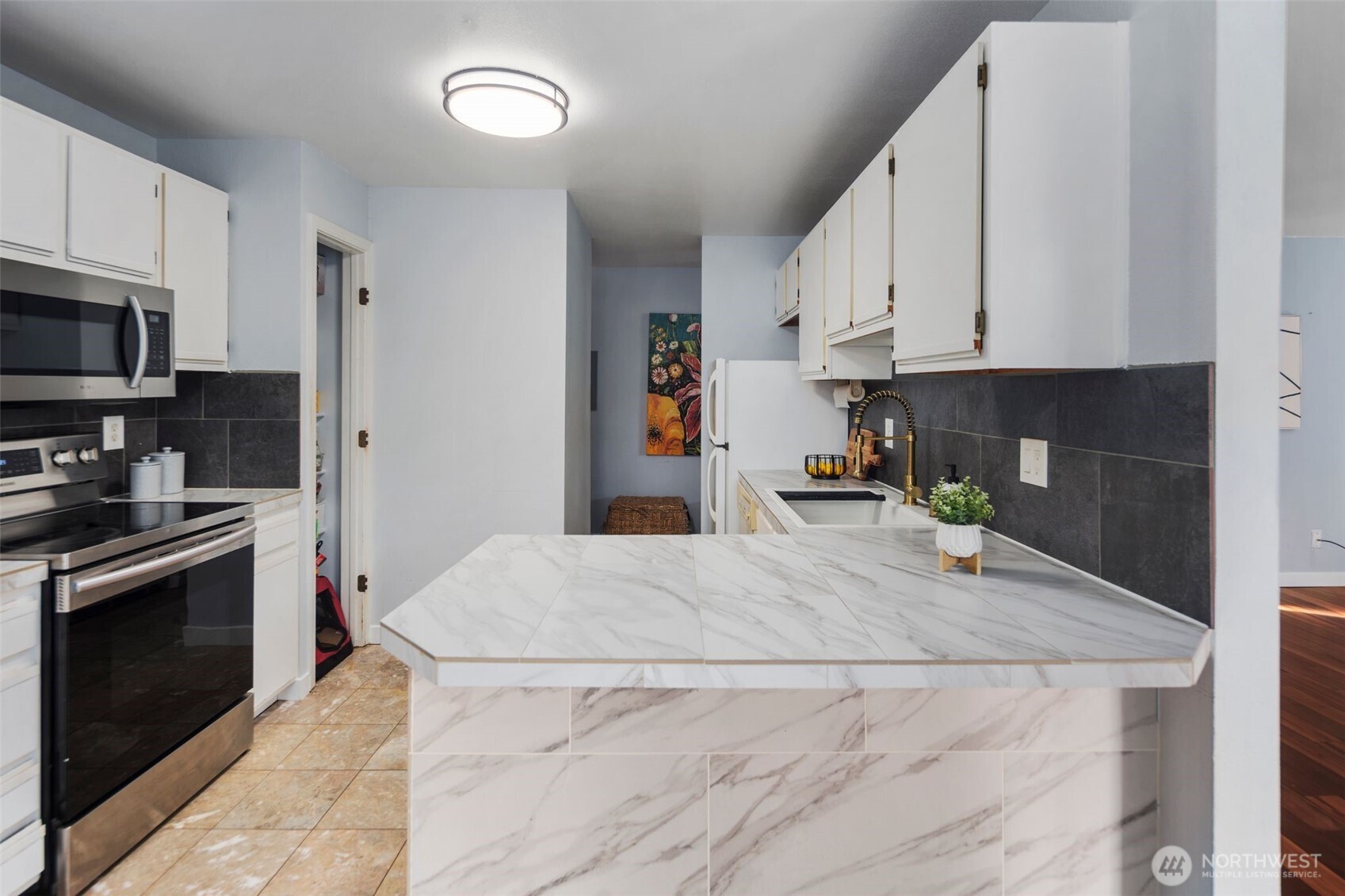 11419 99th Place NE #102, Kirkland, WA 98033