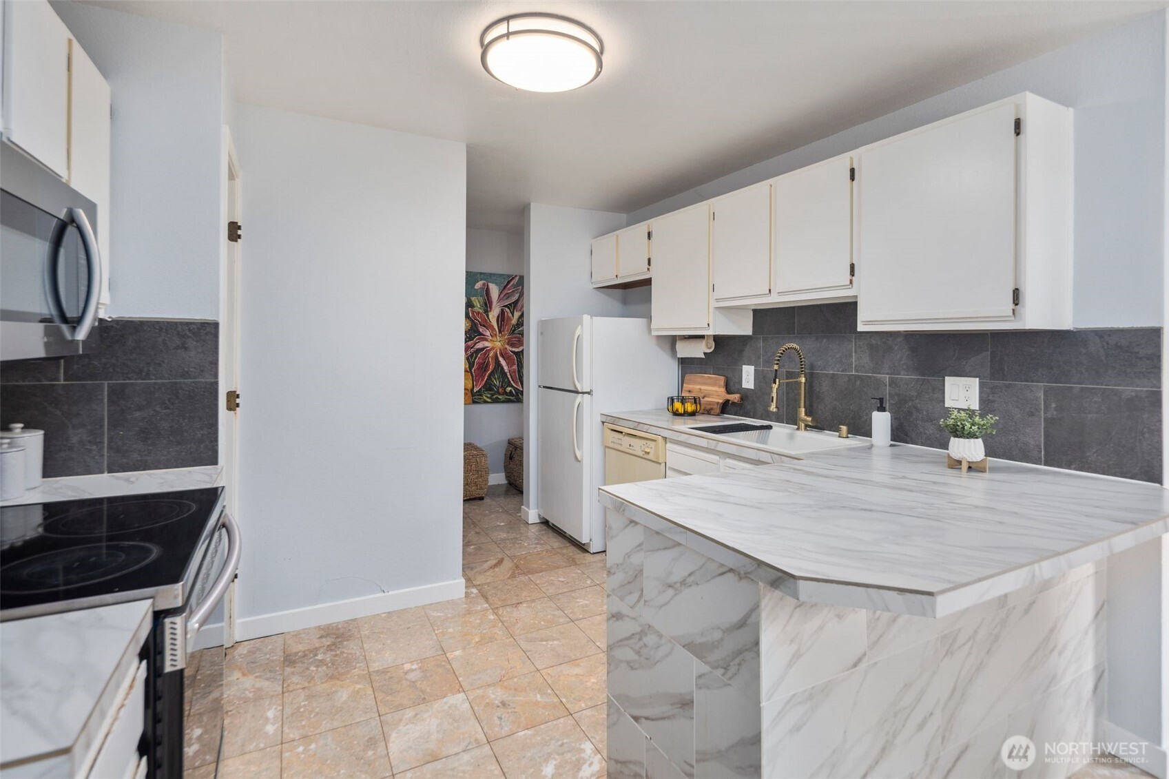 11419 99th Place NE #102, Kirkland, WA 98033