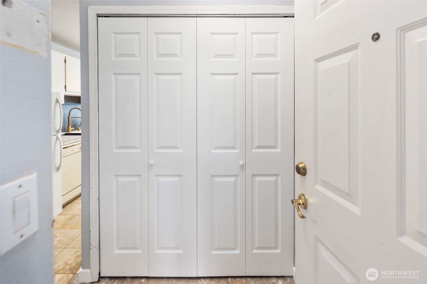 11419 99th Place NE #102, Kirkland, WA 98033