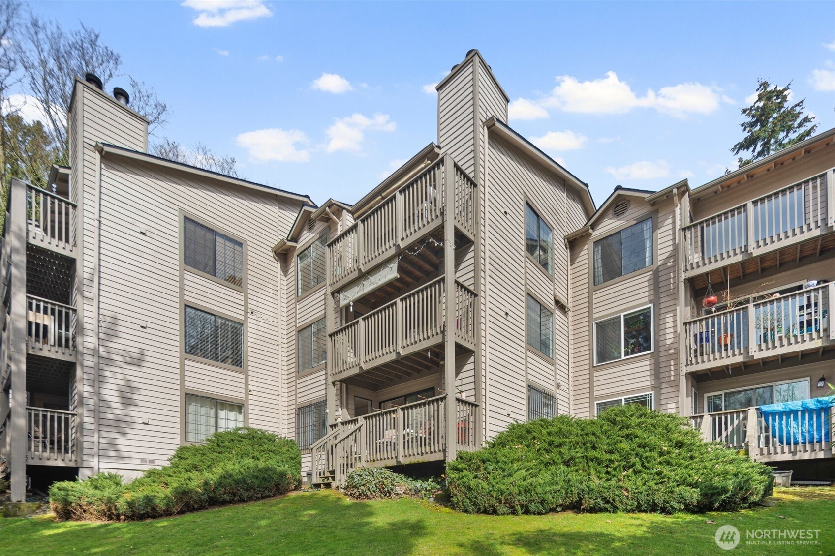 11419 99th Place NE #102, Kirkland, WA 98033
