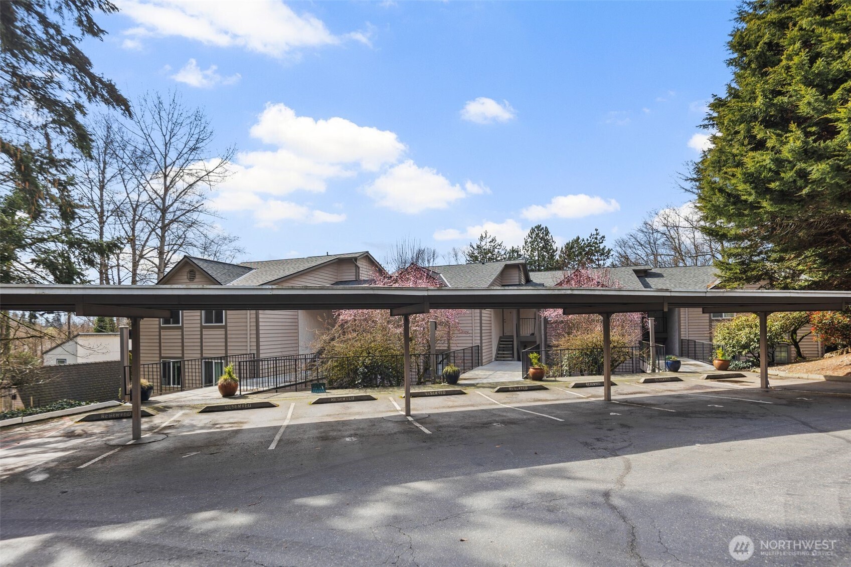11419 99th Place NE #102, Kirkland, WA 98033