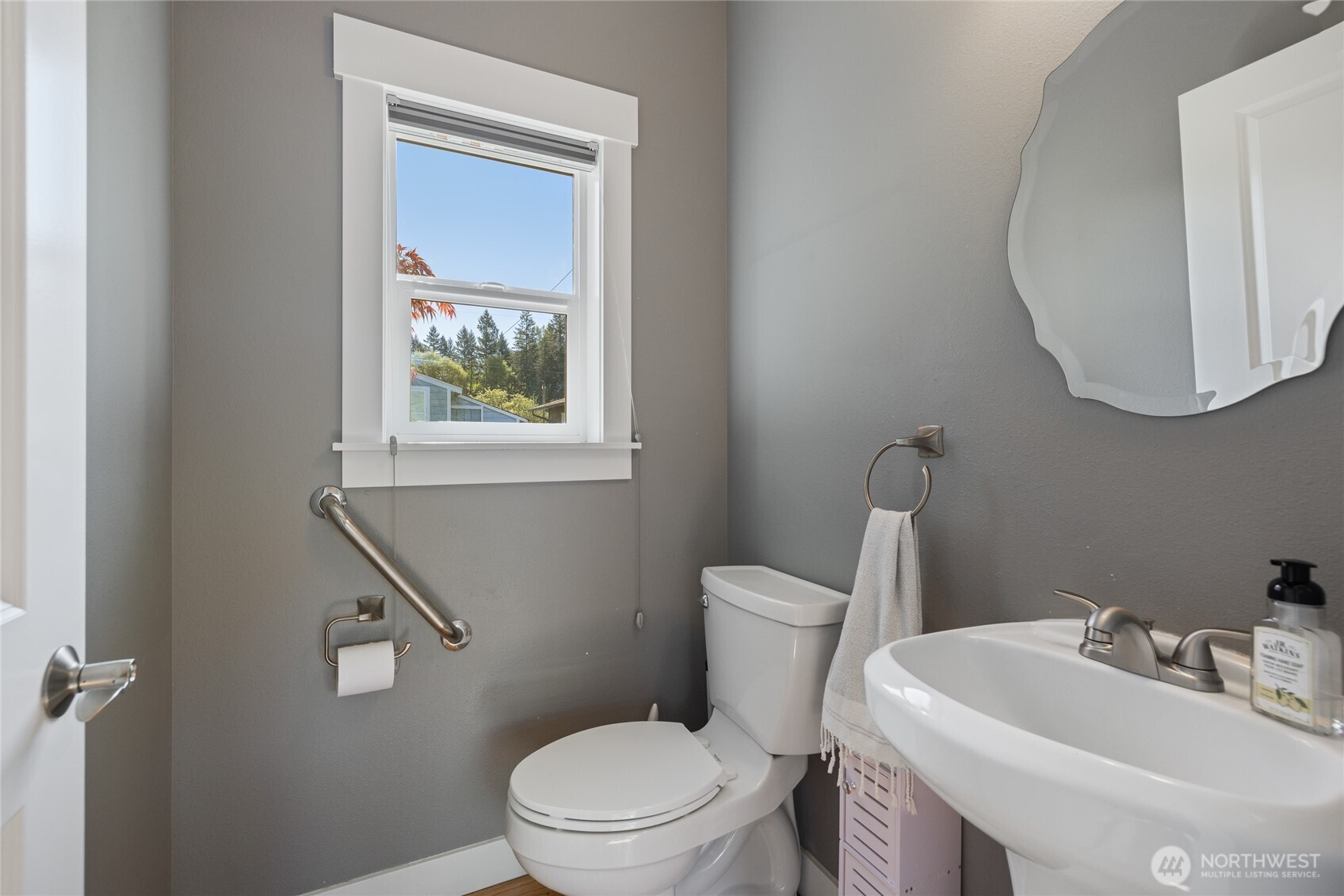 4937 Thompson Lane SE, Olympia, WA 98513
