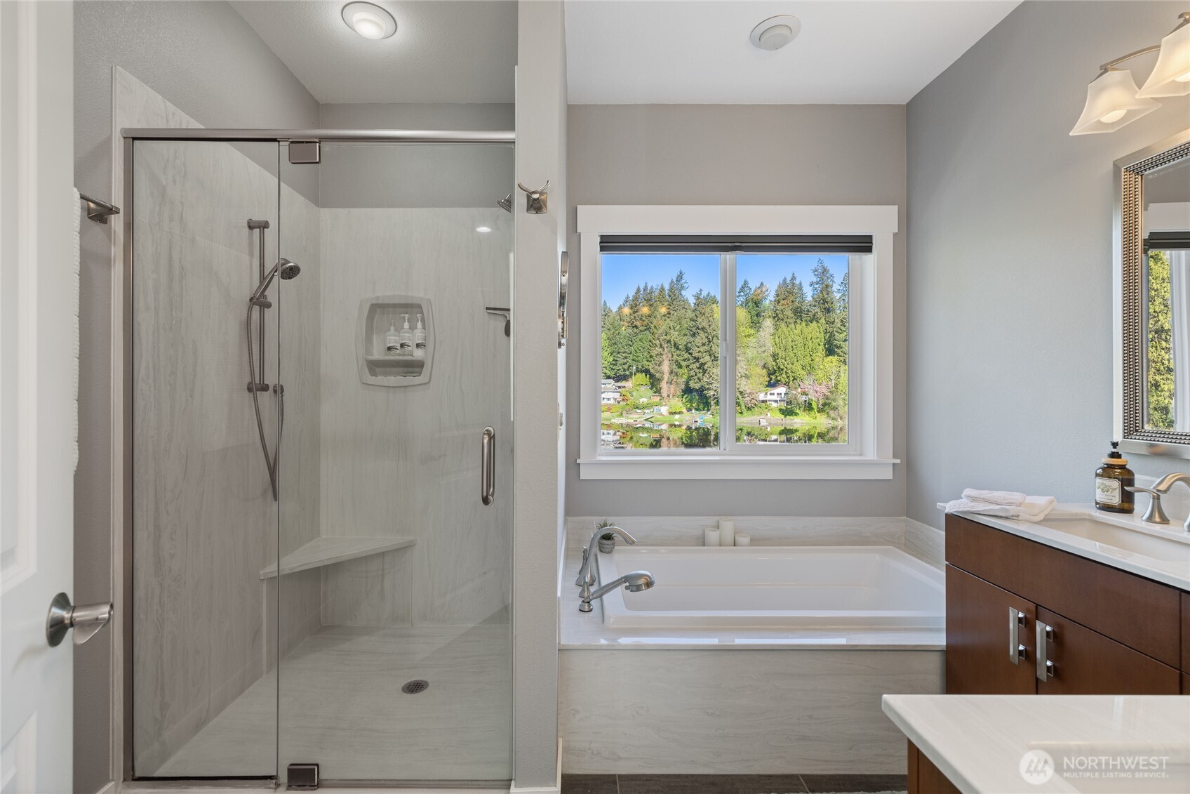 4937 Thompson Lane SE, Olympia, WA 98513