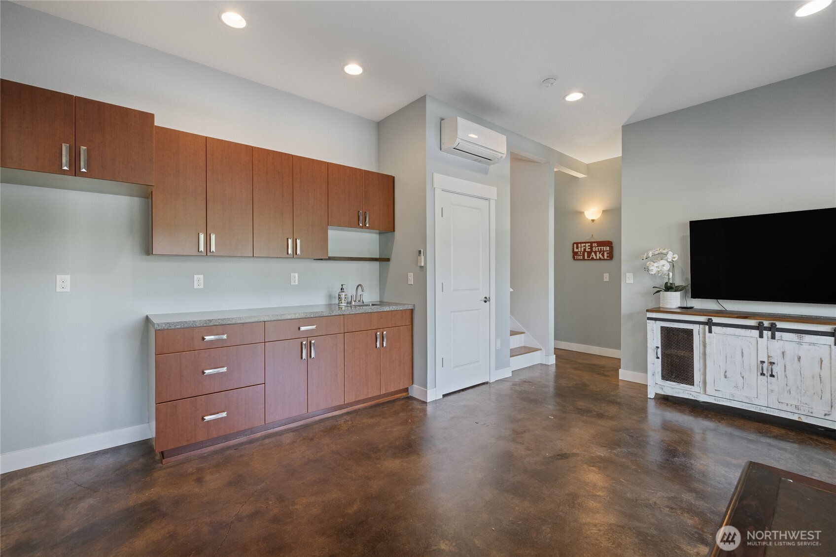 4937 Thompson Lane SE, Olympia, WA 98513