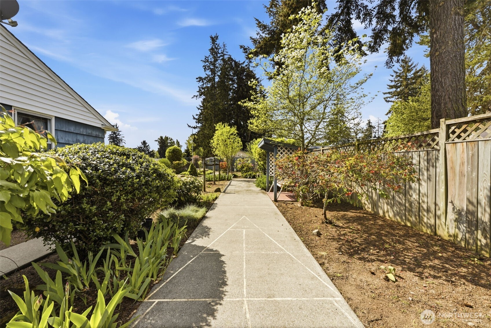 614 E 84th Street , Tacoma, WA 98445
