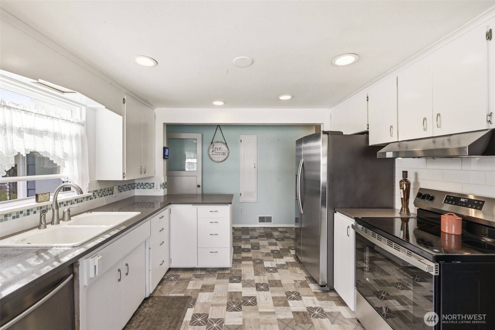 614 E 84th Street , Tacoma, WA 98445