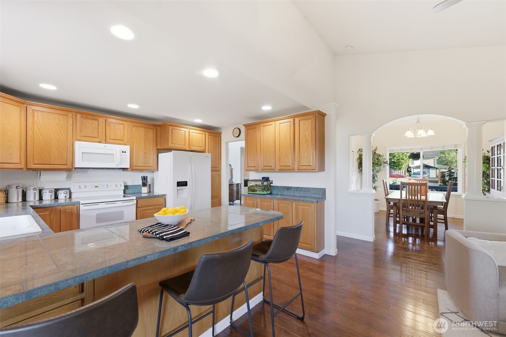 707 Gove Street , Steilacoom, WA 98388