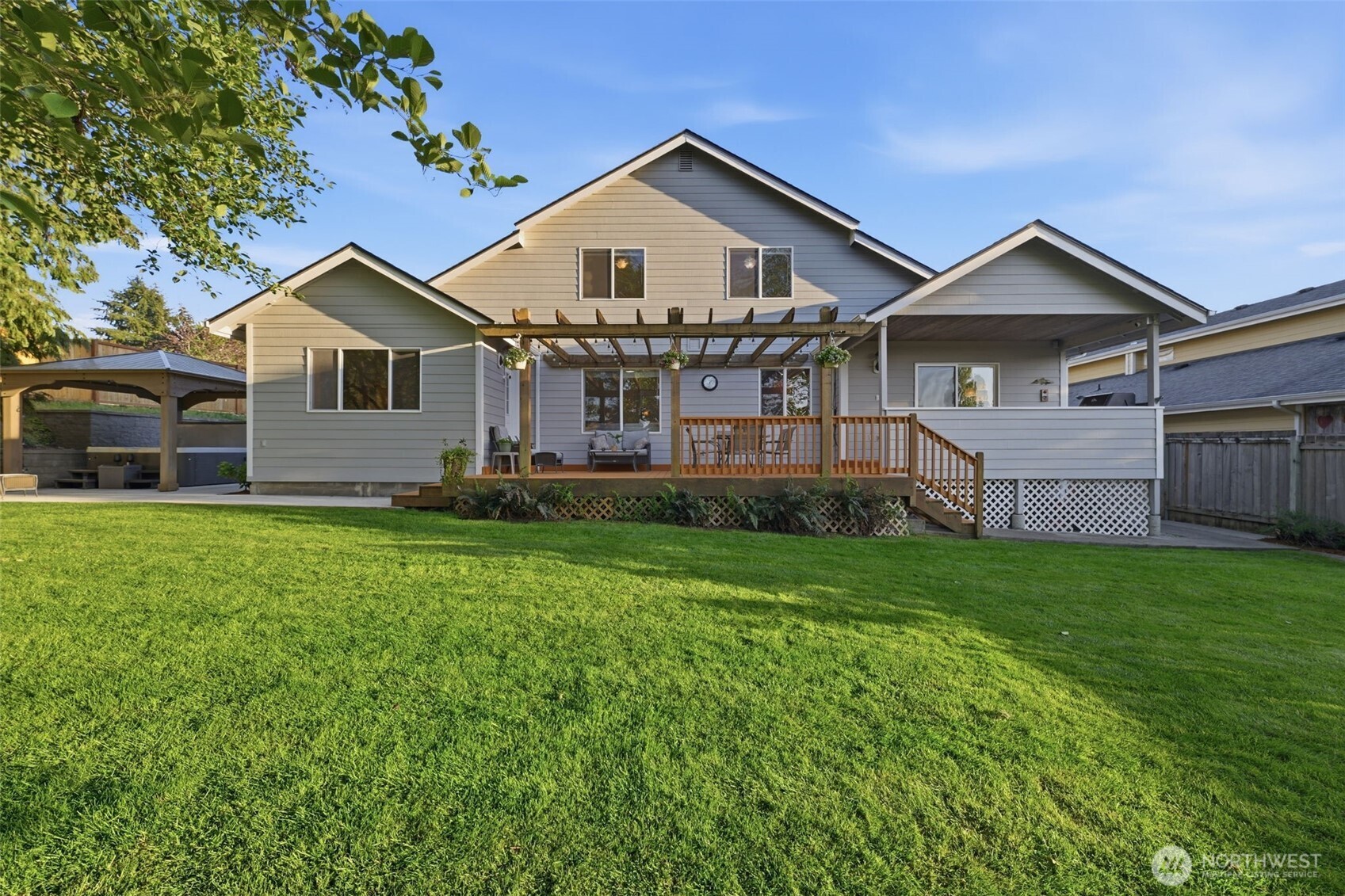 707 Gove Street , Steilacoom, WA 98388