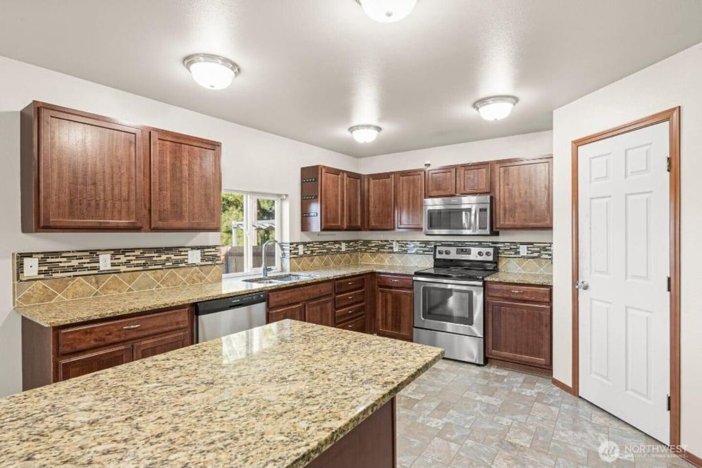 15220 100th Avenue SE, Yelm, WA 98597