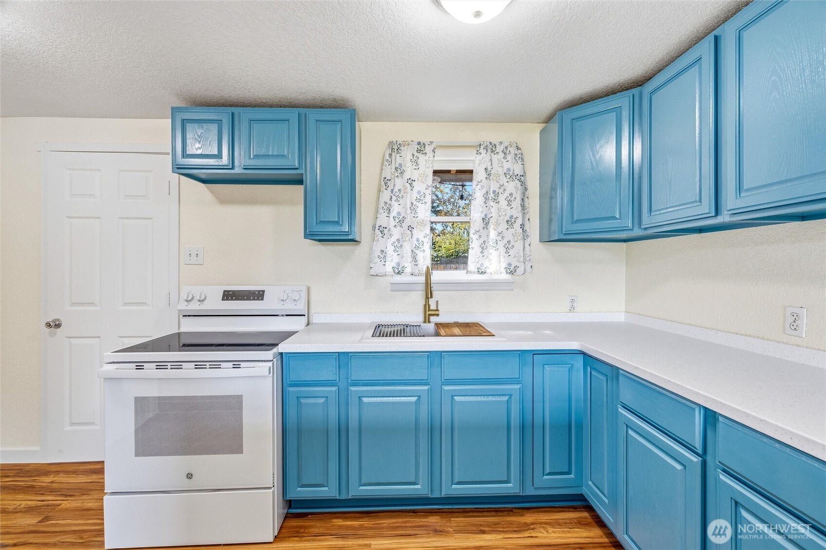113 S Gardner Road , Burlington, WA 98233