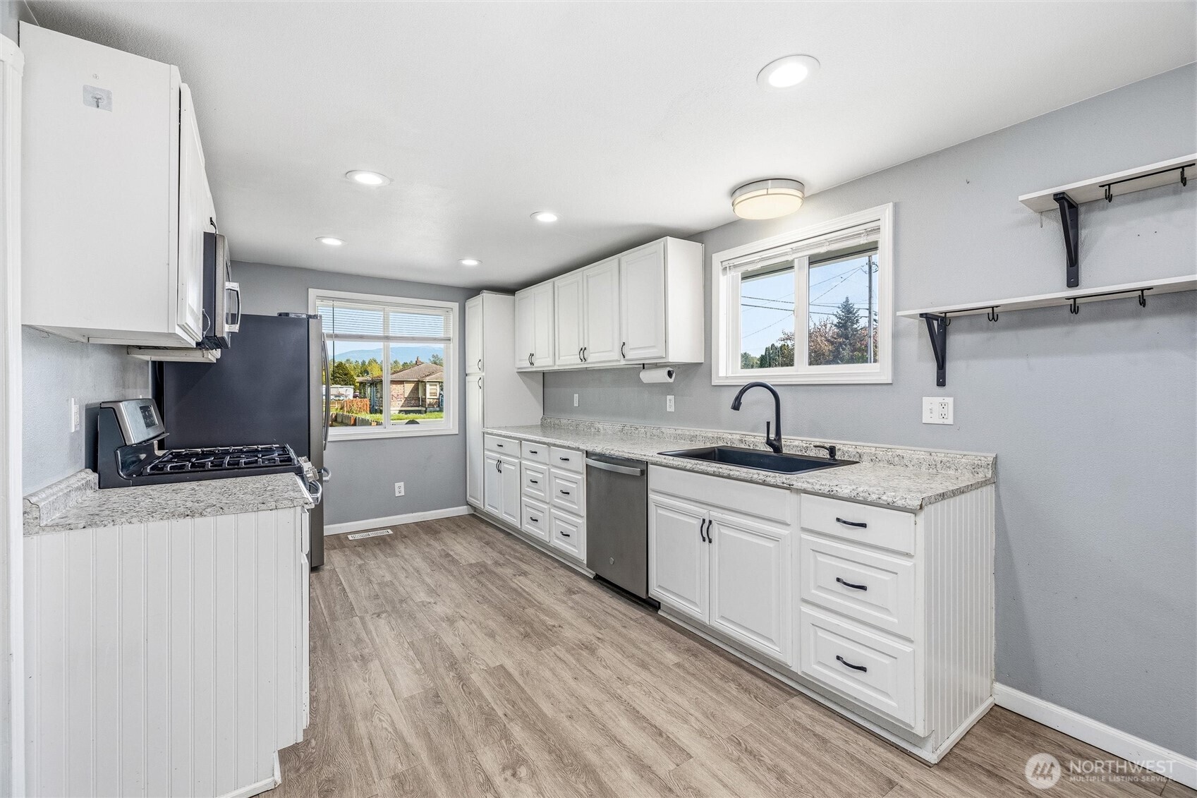 113 S Gardner Road , Burlington, WA 98233