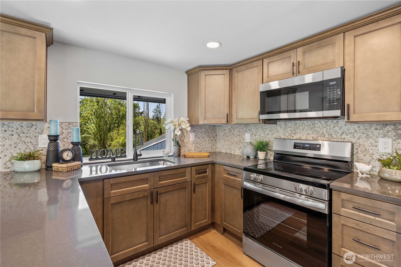 1920 E 36th Street , Tacoma, WA 98404