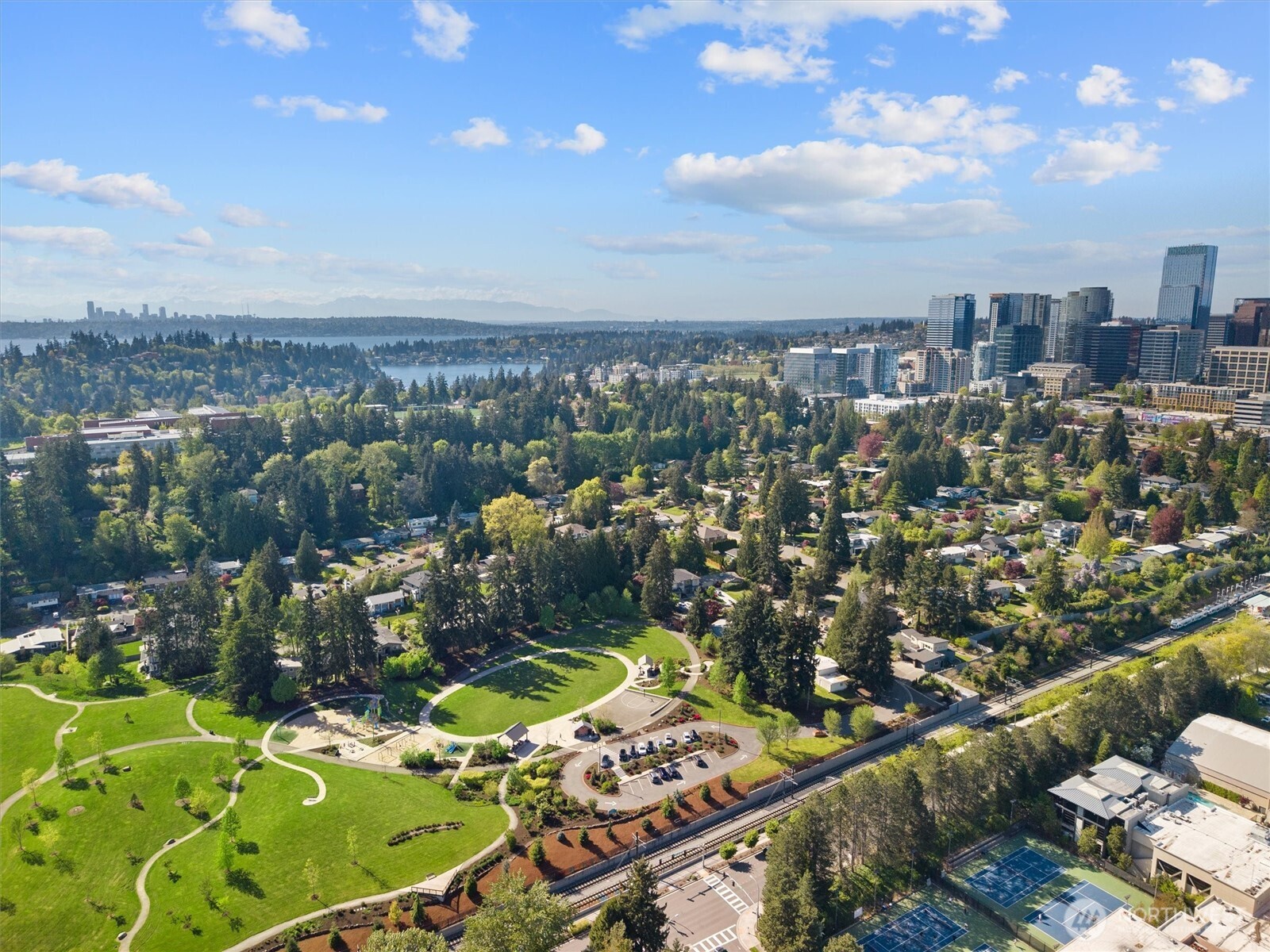 418 111th Avenue SE, Bellevue, WA 98004