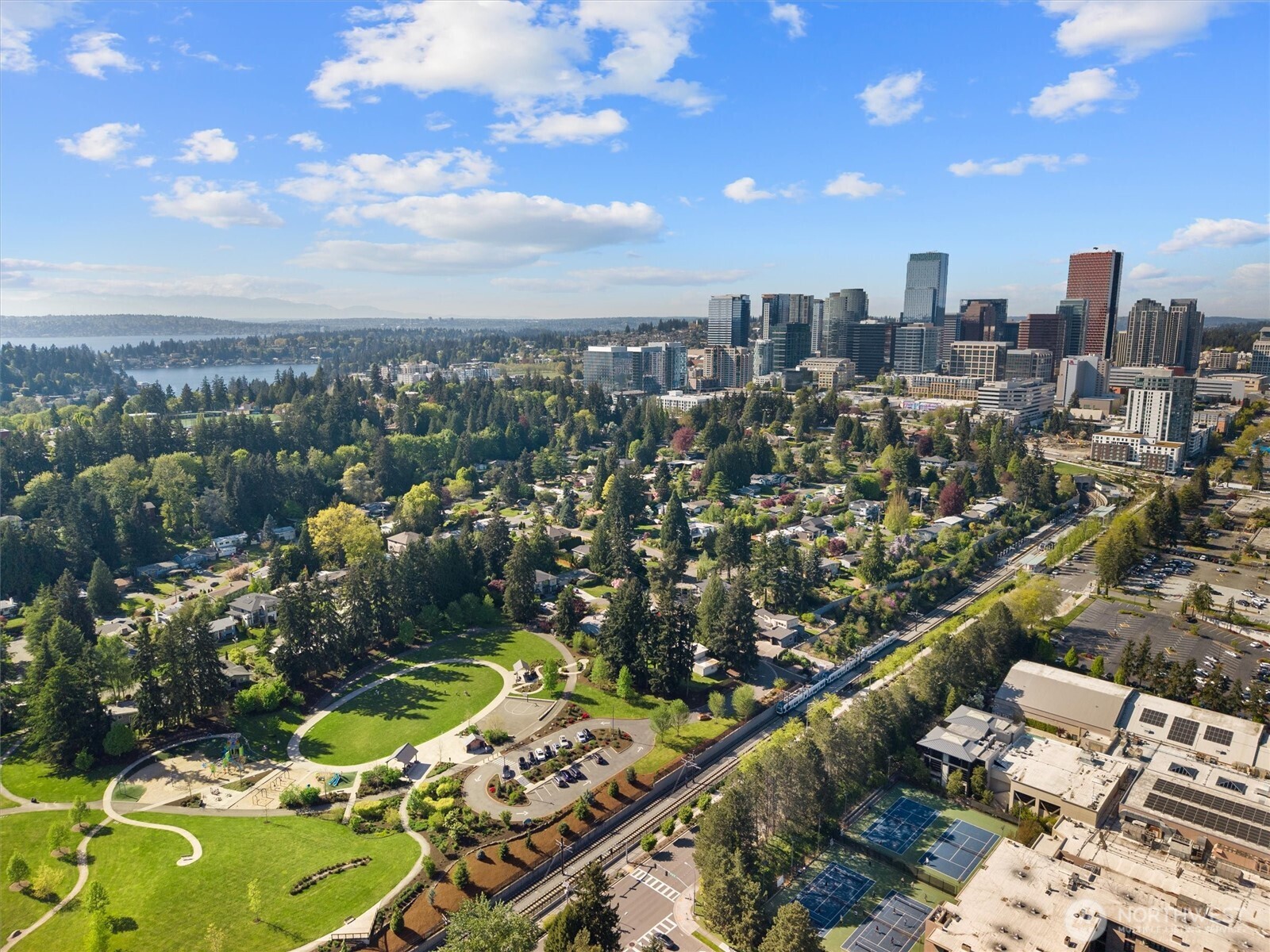 418 111th Avenue SE, Bellevue, WA 98004