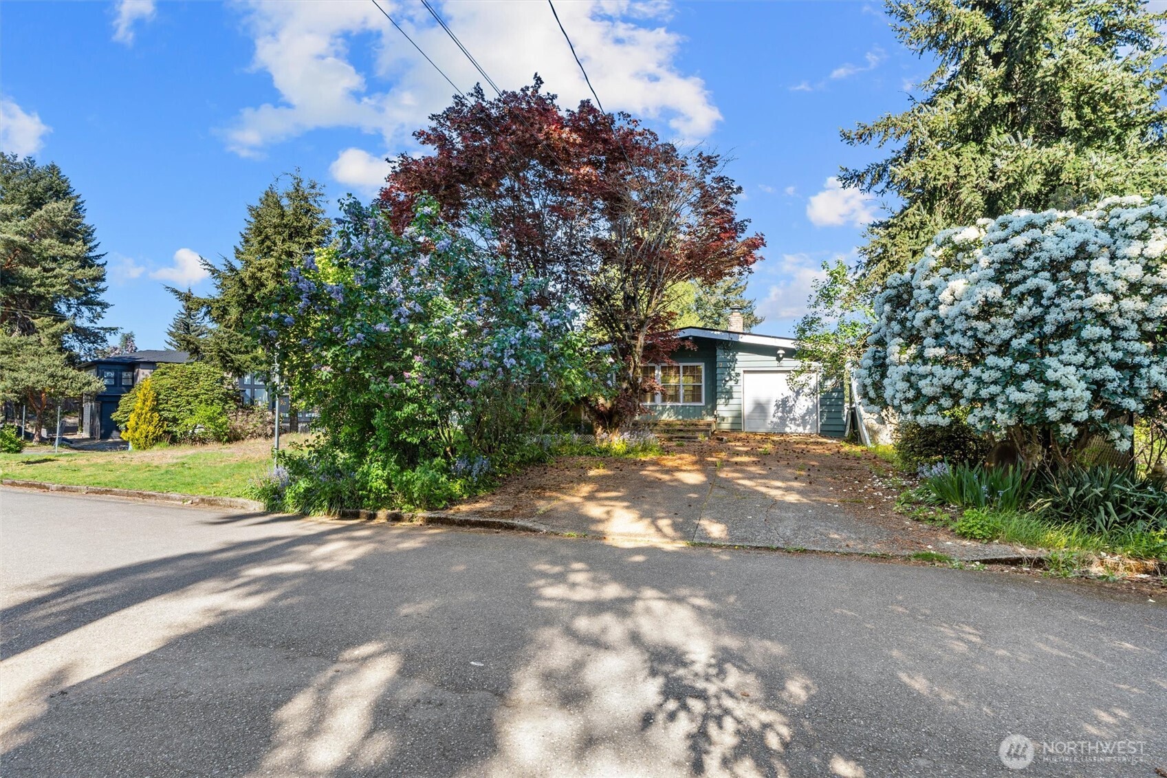 418 111th Avenue SE, Bellevue, WA 98004