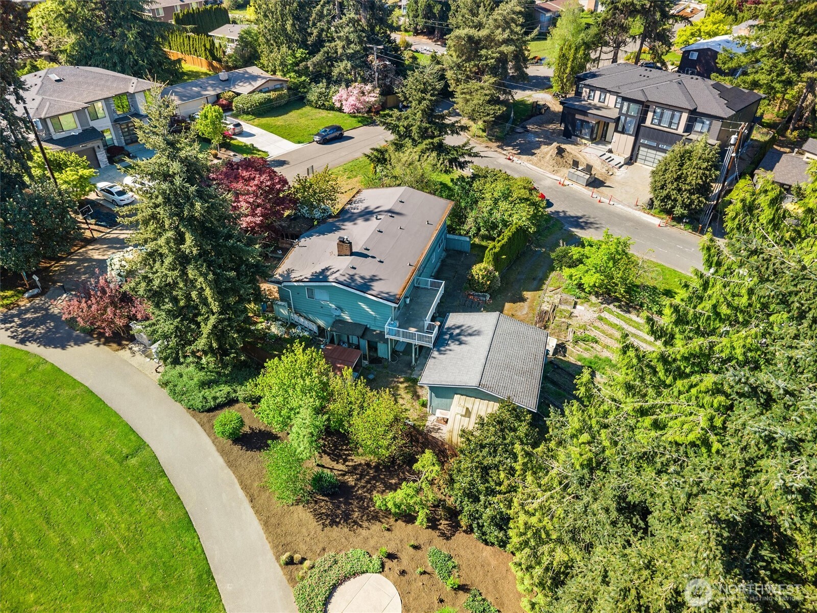 418 111th Avenue SE, Bellevue, WA 98004